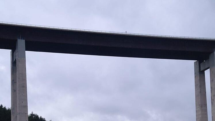 Diese Bewohner in Speicherz haben mit dem Lärm von der Grenzwaldbrücke kein Problem, die Speicherzer Bürger sehr wohl. Sie wünschen sich auch für den Ersatzneubau einen Lärmschutz.