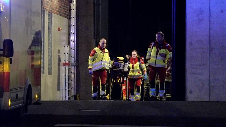 Brand in Abschiebehaftanstalt Hof - Rettungsdienst rückt mit Großaufgebot an