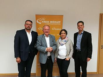 Hans J&uuml;rgen Fahn (2.v.l.) ist Direktkandidat der Freien W&auml;hler f&uuml;r die bayerischen Landtagswahlen 2018. Foto: Johannes M&uuml;ller