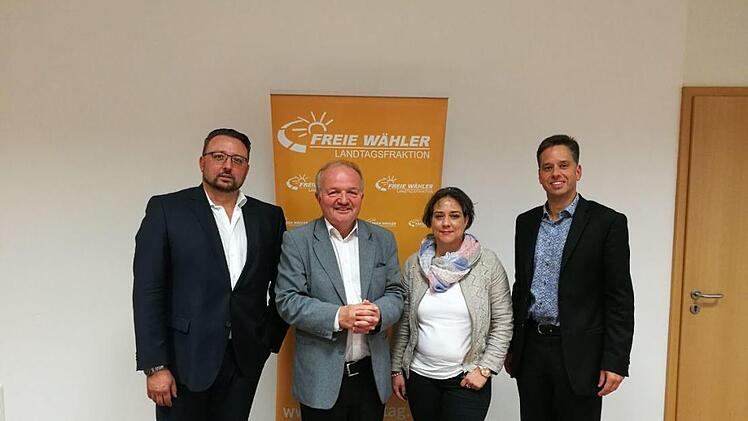 Hans J&uuml;rgen Fahn (2.v.l.) ist Direktkandidat der Freien W&auml;hler f&uuml;r die bayerischen Landtagswahlen 2018. Foto: Johannes M&uuml;ller