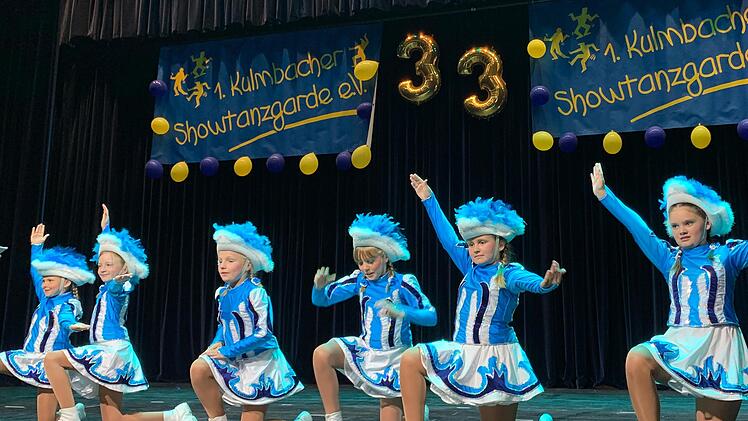 Die Mini-Dancer zeigten ihr K&ouml;nnen und begeisterten mit einem tollen Showprogramm. Foto: Sonny Adam