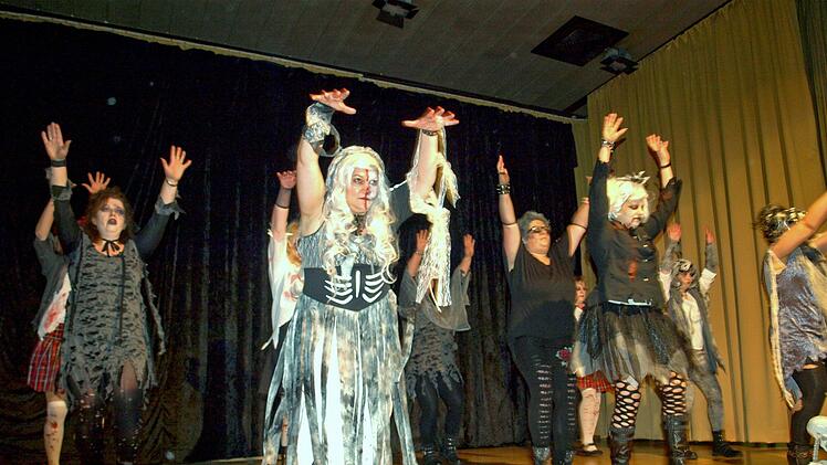 Furchterregend waren die Damen ohne Namen als ZombiesSusanne Deuerling