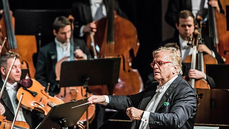 Impressionen vom Coburg-Gastspiel der Philharmonie der Nationen unter Leitung von Justus Frantz.Foto: Jochen Berger