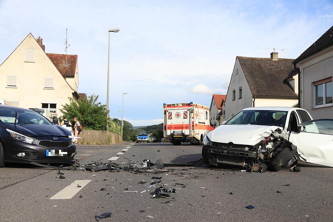 Betrunkener prallt in Gegenverkehr in Mühlendorf