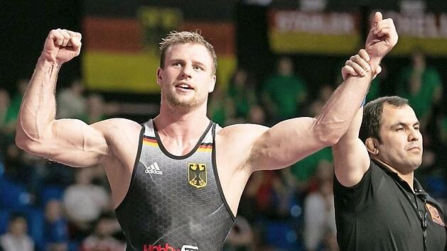 Der Lichtenfelser Hannes Wagner im Trikot mit dem Bundesadler: Der 25-Jährige kam für den ASV Schorndorf in der abgebrochenen Bundesliga-Saison auf zwei Einsätze. Im Dezember hofft er auf die Nominierung für die Weltmeisterschaft in Belgrad.  Foto: Archiv/Jörg Richter