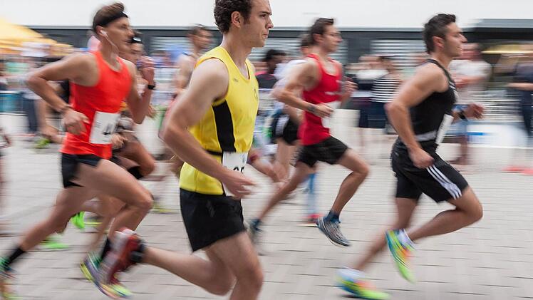 Am Sonntag um 10.32 Uhr startete der dritte Bamberger Uni-Lauf mit Rekordbeteiligung. Foto: Tim Kipphan/Uni Bamberg