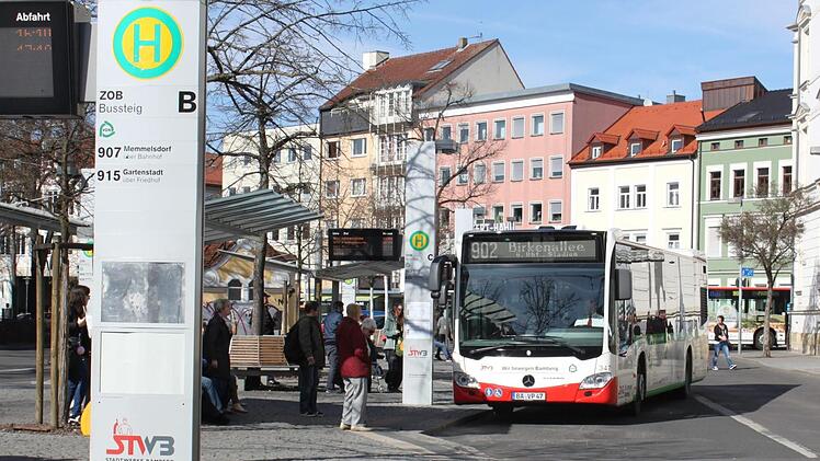 Am Sonntagnachmittag ist längst wieder Alltag am ZOB eingekehrt. Foto: Michael Memmel