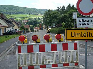 Anlieger in der Alten Kissinger Straße und Am Steinbruch müssen für den Straßenausbau Beiträge zahlen. Foto: Gerd Schaar