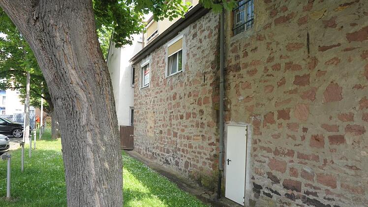Ein betroffenes Anwesen auf der Seite zum Parkplatz Bräugasse hin. Hier ist eine Terrasse geplant.