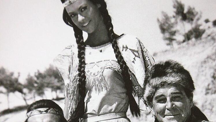 Winnetou (Pierre Brice), Nscho-tschi (Marie Versini) und Old Firehand (Rod Cameron) in "Winnetou und sein Freund Old Firehand".