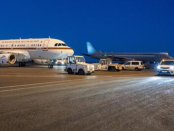 Au&szlig;enminister Wadephul fliegt in die USA - Zwischenstopp Island