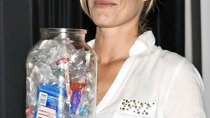 Während der Durchschnittsdeutsche rund 300 Kilogramm Plastik pro Jahr und Kopf verbraucht, sammelte Nadine Schubert in den letzten drei Monaten nur 186 Gramm Plastik in ihrem vierköpfigen Haushalt.  Foto: ul