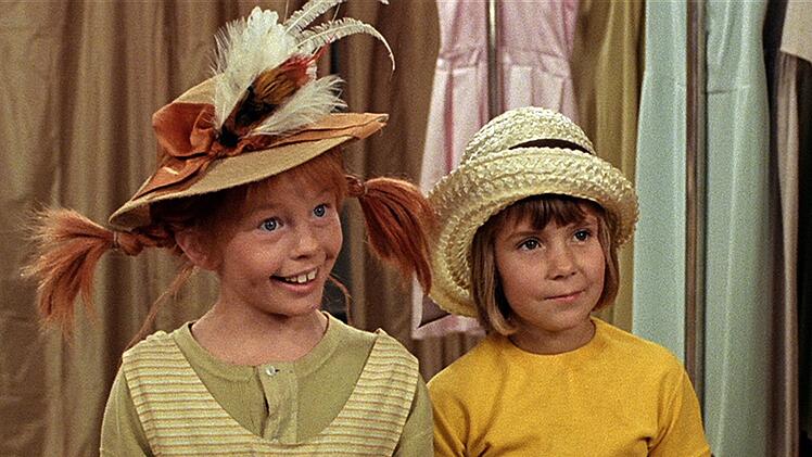 Maria Persson (rechts) spielte das brave und stille Nachbarsmädchen Annika Settergren.