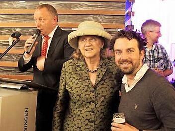 Landrat Thomas Bold begrüßte Intendantin Dr. Kari Kahl-Wolfsjäger und den Dirigenten James Gaffigan. Foto: Ahnert