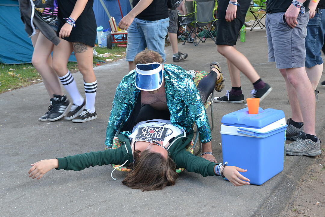 Liebe liegt in der Festivalluft: Verliebte bei Rock im Park