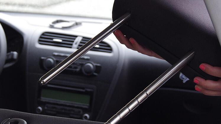 Zwei Taxi-Unternehmen wurden in den vergangenen Wochen bestohlen. Abgesehen hatten es die Diebe auf Kopfstützen. Foto: Marco Meißner