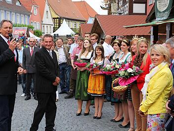 Die heimischen Weine sind top, aber die Hoheiten muss man sich in Prichsenstadt von auswärts borgen.  Foto: Dominik Berthel