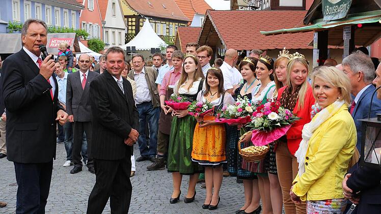 Die heimischen Weine sind top, aber die Hoheiten muss man sich in Prichsenstadt von auswärts borgen.  Foto: Dominik Berthel