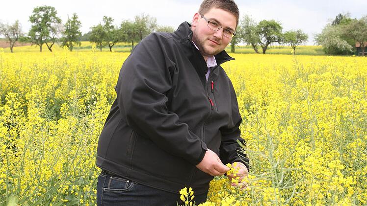 Daniel Kaßel studiert Landwirtschaft. Gerne würde er den elterlichen Bauernhof zu einem Haupterwerbshof machen, doch so einfach ist das nicht, denn die Preise sind im Keller.