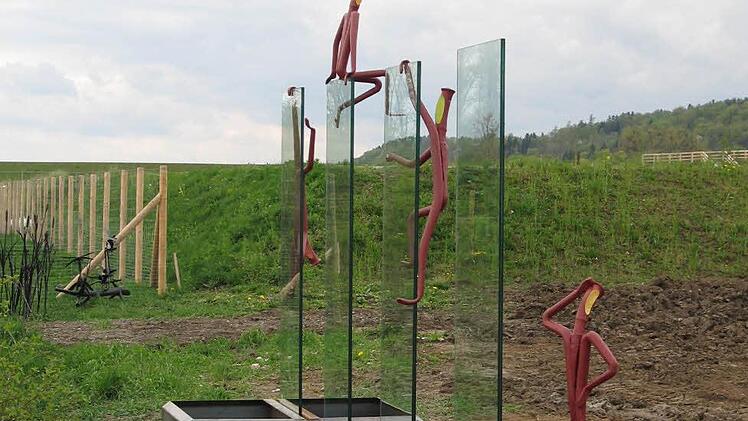 Das Kunstwerk in der Gartenschau ist fast fertig.  Foto: privat