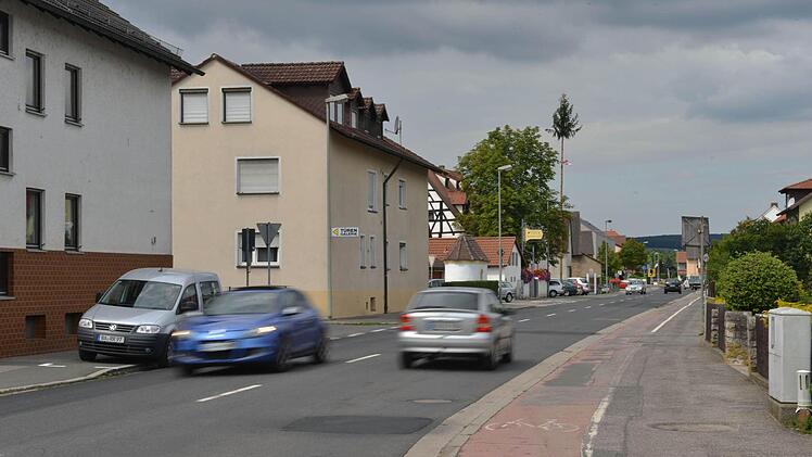 Viel befahren: die Hauptstraße - mit "Falschparker"Archivbild: Ronald Rinklef