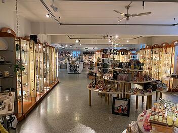 Rödental: Porzellan Goebel Werksverkauf zieht um - großer Ausverkauf Rödental: Porzellan Goebel Werksverkauf zieht um - großer Ausverkauf