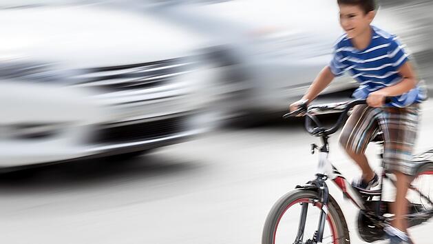 Nürnberg: Fahrerflucht nach Unfall mit elfjährigem Radfahrer