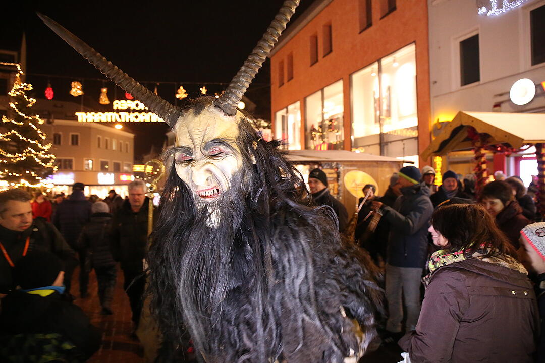 Oberfranken: Seltsame Gestalten auf dem Weihnachtsmarkt