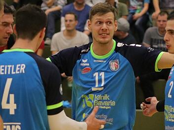 Wird sich aus dem Kreis der Hammelburg Volleys erst einmal verabschieden: Oscar Benner (Nr. 11). Foto: Jens Feistel
