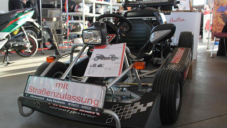 Klein aber Straßenzulassung. Ein Go-Cart für den Straßenverkehr? Doch, das geht.