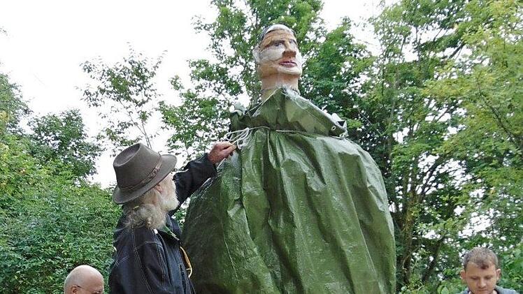 Feierliche Enthüllung der Figuren Foros: Petra Malbrich