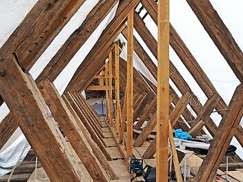 Blick in den Dachstuhl von St. Gangolf während der Sanierungsarbeiten Foto: Bernd Marr