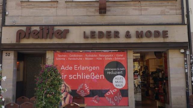 Am Samstag ist der letzte Verkaufstag bei "Pfeiffer Leder & Mode".     Foto: Pascale Ferry