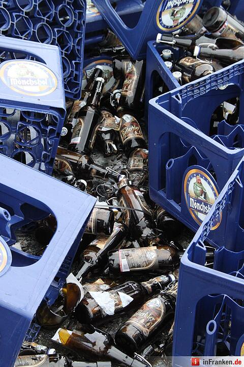 Bierlaster verliert 200 Kästen bei Kulmbach