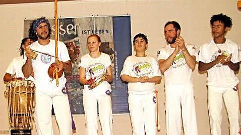 Neben vielen Worten gab es bei der Eröffnungsfeier der Fastenaktion auch einen Genuss für die Augen mit der Coburger Capoeira-Gruppe und...