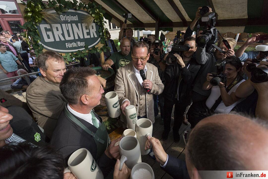 Fürther Michaeliskirchweih eröffnet