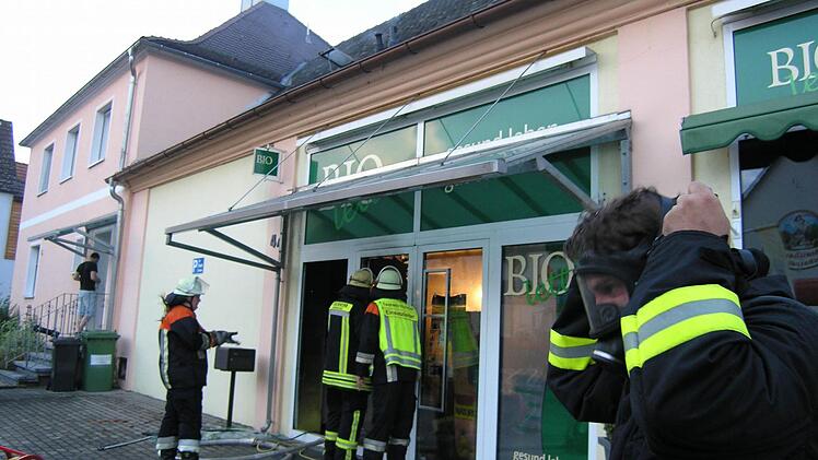 Das rasche Eingreifen der Feuerwehr verhinderte ein Ausbreiten des Brandes. Foto: Andreas Dorsch