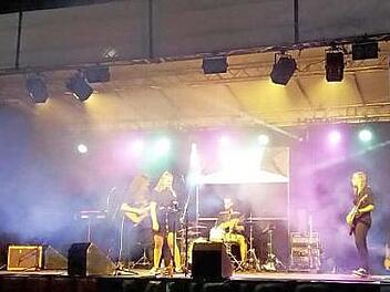 Die Musiggfabrigg-Youngstars rockten am Freitagabend die Bühne im Engelgarten.  Foto: privat
