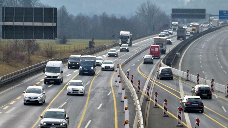 Die Arbeiten auf der A 9 an der Lanzendorfer Talbrücke werden aller Voraussicht nach bis zum 13. Oktober 2019 andauern.  Werner Reißaus
