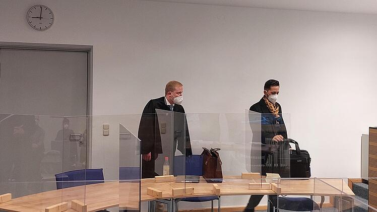 Coburg: Stadtrat nach Hakenkreuz-Post erneut schuldig gesprochen - Eklat vor Gericht