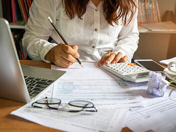 Krankenversicherung: Mit Vorauszahlung Steuern sparen &ndash; so geht&rsquo;s