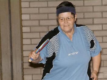 Die Kronacherin Elisabeth Brückner belegt mit einer Bilanz von 14:9 in der 2. Bezirksliga den ausgezeichneten dritten Rang unter 42 bewerteten Spielerinnen im zweiten Paarkreuz. Foto: Hans Franz