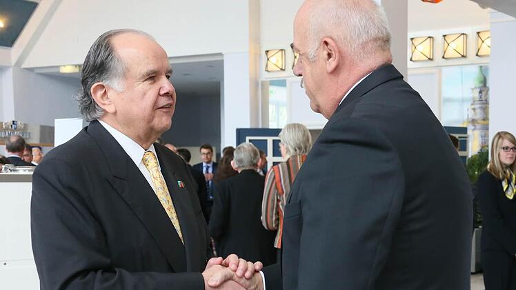 ... und vielen weiteren Gratulanten.