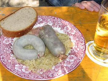 Blut- und Leberwurst gehören zu den Hauptbestandteile einer fränkischen Schlachtschüssel. Archivfoto: Manfred Welker.