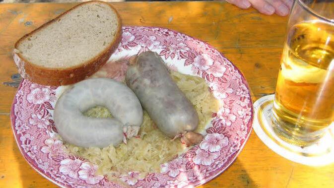 Blut- und Leberwurst gehören zu den Hauptbestandteile einer fränkischen Schlachtschüssel. Archivfoto: Manfred Welker.