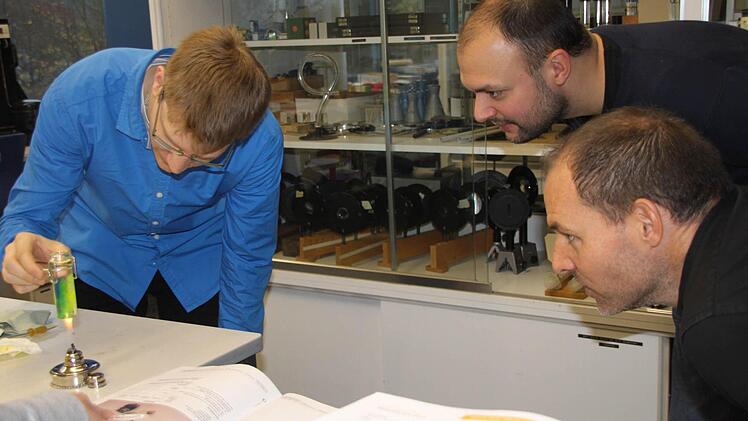 Praktische Ausbildung für angehende Physiklehrer an der Realschule Kulmbach. Foto: Dagmar Besand