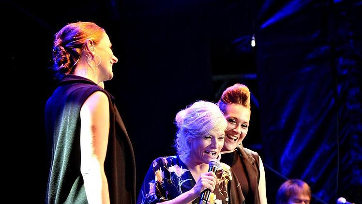 Open Air mit Ina M&uuml;ller im Staatsbad Br&uuml;ckenau Foto: Kerstin Junker