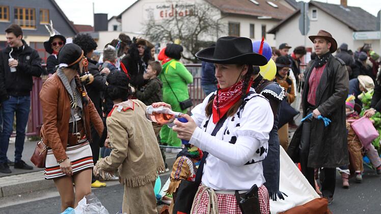 Faschingsumzug in Neukenroth. Foto: Michael Wunder