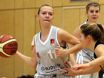 Ramona Hesselbarth (l.) Fotos: sportpress