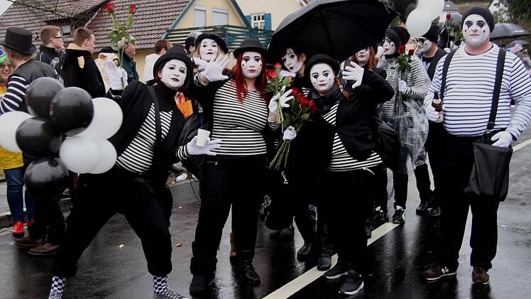 "Wallis Pantomime" bot das Team vom Landgasthof Wallburg. Foto: Günther Geiling